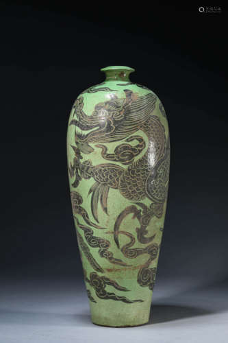 A CIZHOU KILN TEA-GREEN DRAGON PATTERN MEIPING