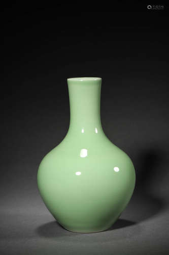 Green Glaze Porcelain Tianqiuping