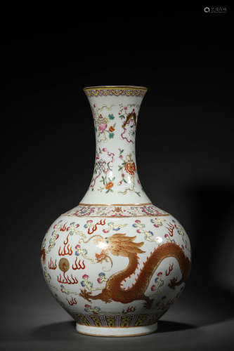 Famille Rose Gilded Dragon Patern Porcelain Vase