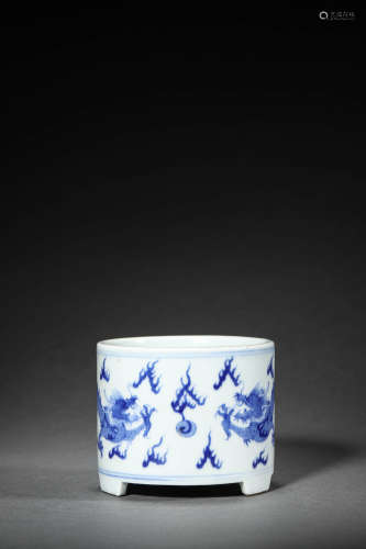 A Blue and White Dragon Pattern Tripod Porcelain Incense Bur...