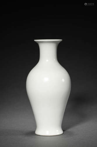 White Glaze Porcelain Vase