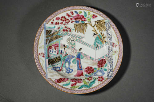 A pair Of Famille Verte Figures Porcelain Plates