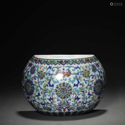 Doucai Twining Flowers Pattern Porcelain Wall Vase