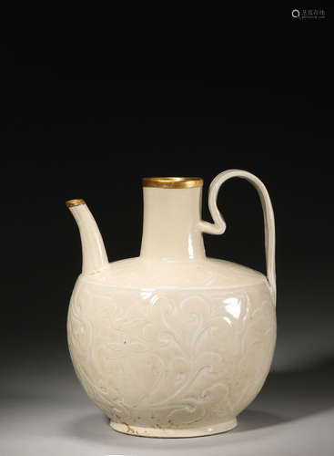 A White Glaze Ewer