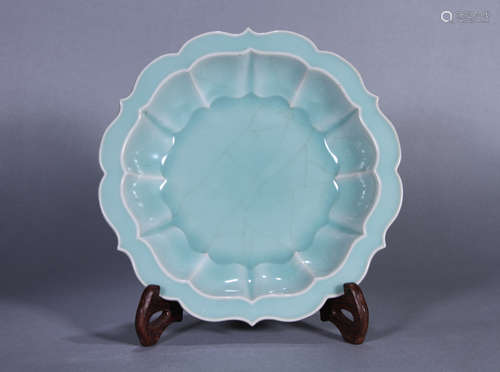 A Longquan Celadon Lobed Plate