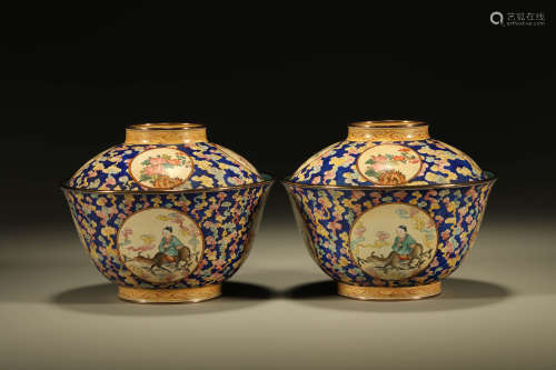 A PAIR OF PAINTED ENAMEL FIGURE STORY COVERED BOWLS