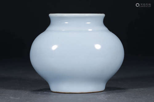 LAVENDER-GLAZED BALUSTER JAR