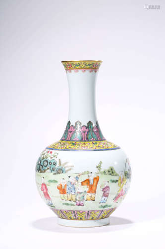A FAMILLE ROSE PLAYING CHILDREN VASE