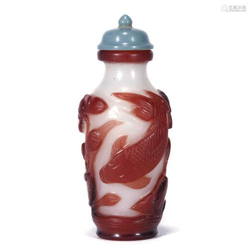 RED OVERLAY WHITE GLASSWARE CARP SNUFF BOTTLE