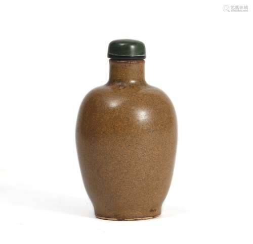 TEA-DUST GLAZE SNUFF BOTTLE