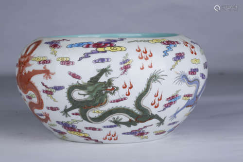 A FAMILLE ROSE DRAGON BASIN