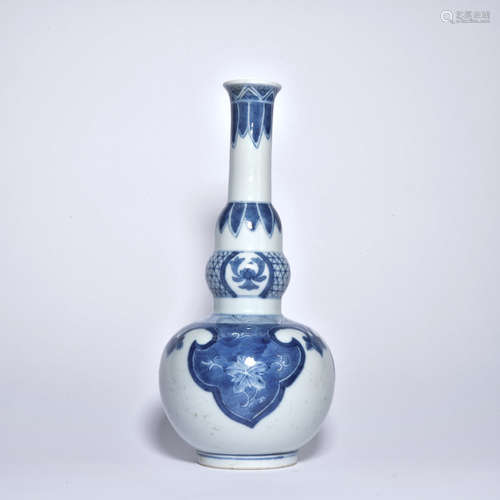 BLUE AND WHITE FLORAL VASE