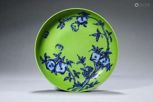 A GREEN GLAZED BLUE AND WHITE LONGEVITY AND PROSPERITY PLATE