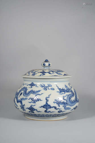 A BLUE AND WHITE DRAGON JAR