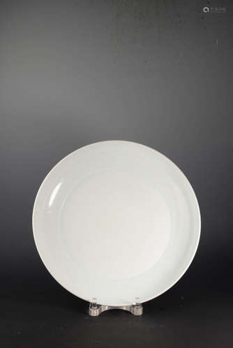 A WHITE-GLAZED DISH