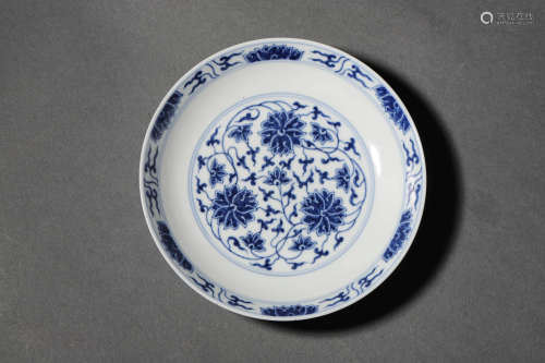 BLUE AND WHITE FLORAL PLATE