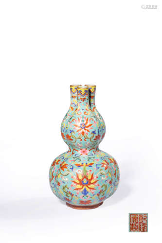 A FAMILLE-ROSE DOUBLE-GOURD VASE,MARK AND PERIOD OF QIANLONG