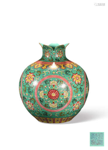 AN ENAMELLED ‘FLOWER’VASE,MARK AND PERIOD OF QIANLONG