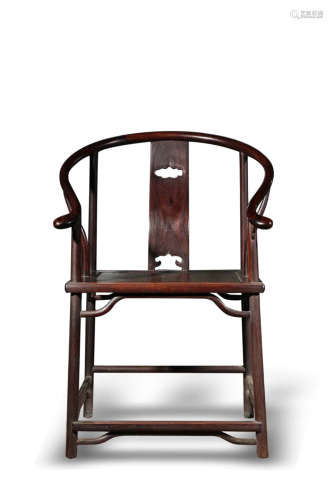 A CARVED ROSEWOOD HORSESHOEBACK ARMCHAIR,QING DYNASTY