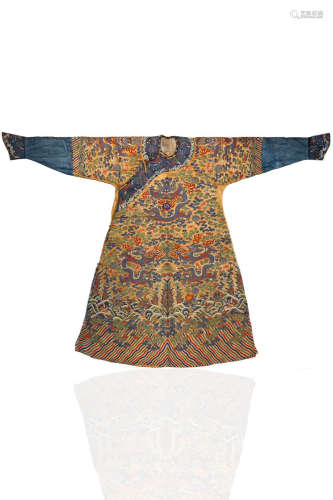 AN IMPERIAL EMBROIDERED‘DRAGON’ROBE,QIANLONG PERIOD
