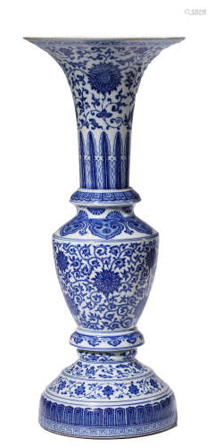 A BLUE AND WHITE WRAPPED CHRYSANTHEMUM VASE