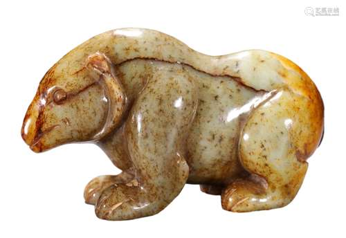 A HETIAN JADE BEAR ORNAMENT