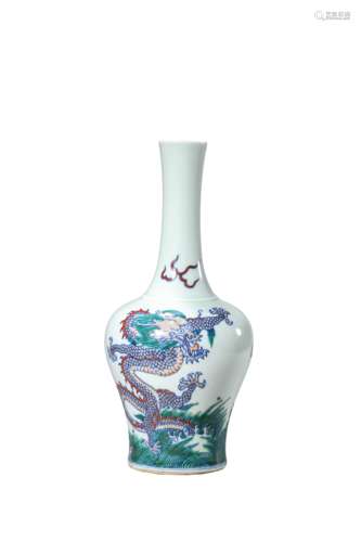 A DOUCAI DRAGON LONG-NECKED VASE