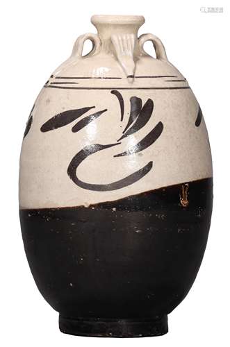 A CIZHOU WHITE-GLAZED VASE