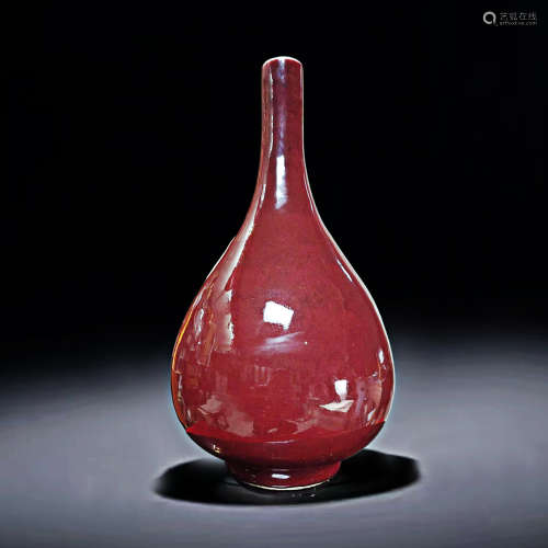 清 霁红釉长颈瓶