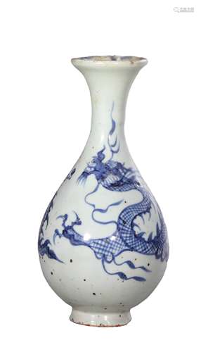 A BLUE AND WHITE DRAGON BOTTLE VASE