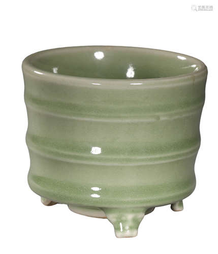 A LONGQUAN CELADON CENSER