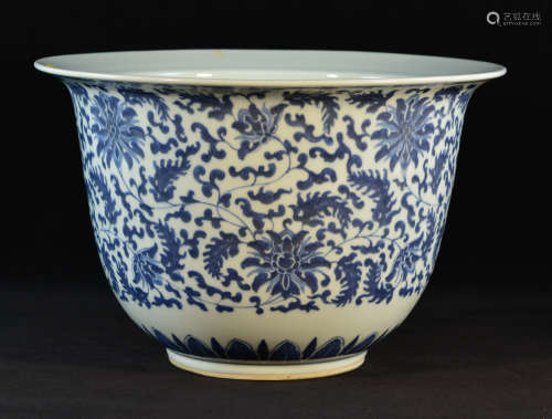 Large Chinese Blue White Porcelain Planter