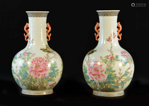Pair Chinese Famille Rose Porcelain Vase - Birds