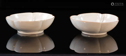 Pair Chinese 18th cen White Molded Porcrlain Bowl