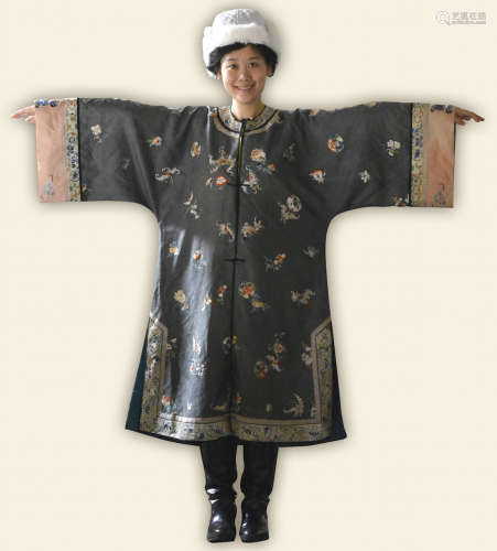 Chinese Gray Embroidery Robe with Fruit Scene