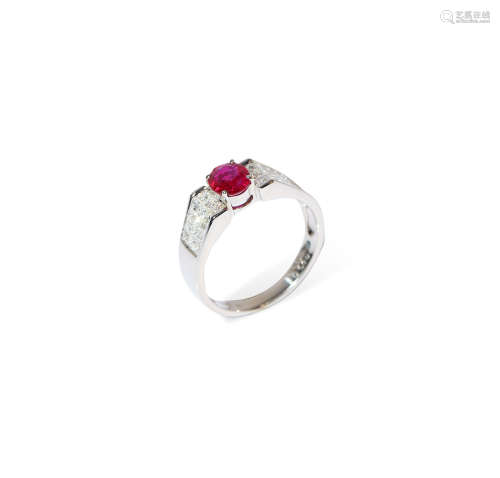 Pt900缅甸红宝石钻石戒指