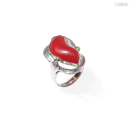 红珊瑚铂金戒指