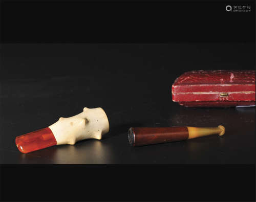 20世纪 海泡石琥珀烟嘴、石楠蜜蜡烟嘴两件一组