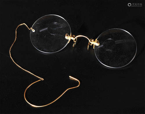 19-20世纪 挂耳式金丝眼镜