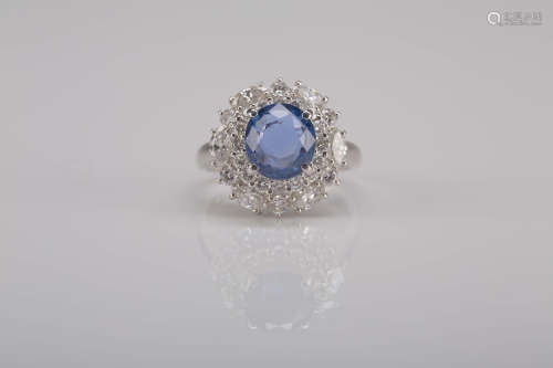 蓝宝石钻石戒指