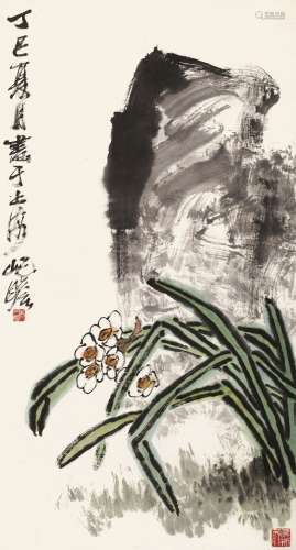 朱屺瞻 丁巳（1977）年作 水仙寿石 立轴 设色纸本