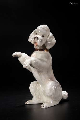 蹲式贵宾犬瓷雕 奥地利