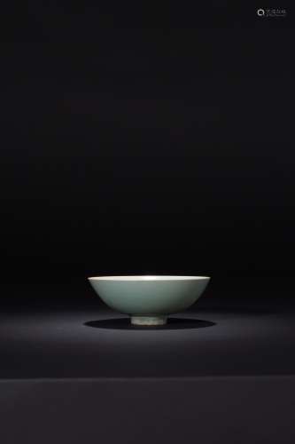 龙泉窑青釉碗