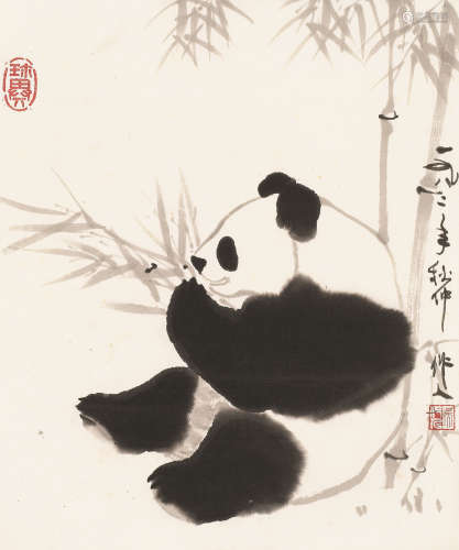 吴作人 1982年作 熊猫 立轴 设色纸本