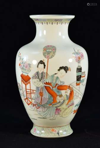 Chinese Famille Rose Porcelain Republic Vase with