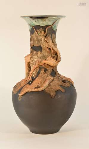 Large Japanese Sumidagawa Dragon Vase