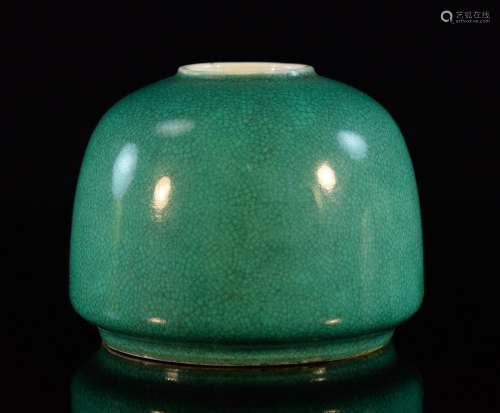 Chinese Apple Green Glazed Porcelain Beehive Scholar