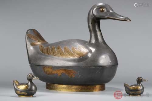 017：民国·36厘米精工大尺寸精美锡制嵌铜母子鸭形盖盒三件套