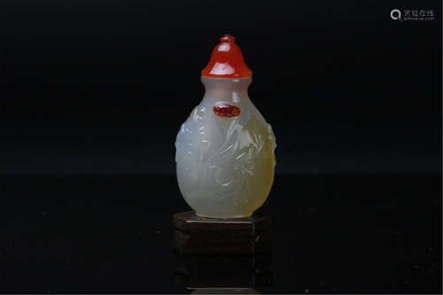 Beautiful Chinese Agate Snuff Bottle