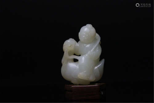 Beautiful Chinese White Jade Carving
